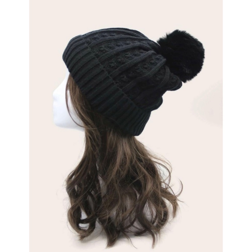 Black Knit Faux Fur Pom Pom Beanie